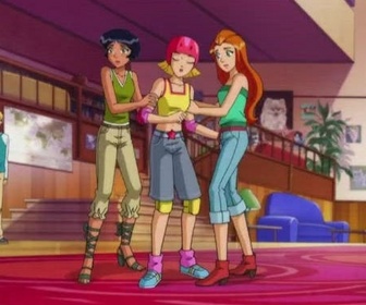 Totally Spies - La chute du skateur